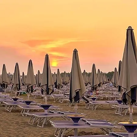 Otel With Private Garden In A Good Location Bibione
